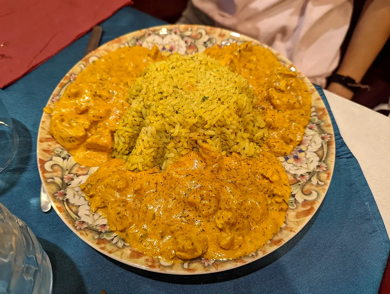 Plato de arroz servido en Restaurante Tetería Riad Elvira