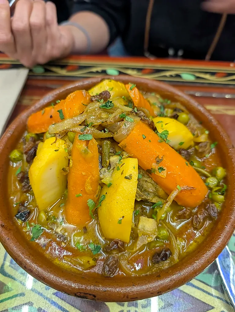 Tajín servido en Restaurante Tetería Riad Elvira